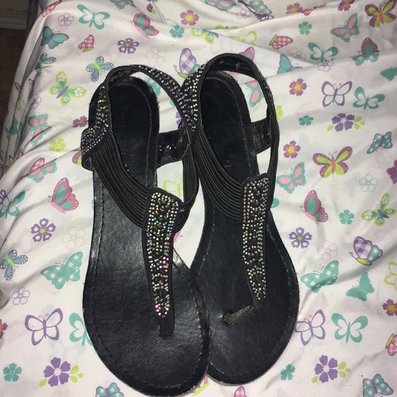 Shoes - Picture 2 of 4